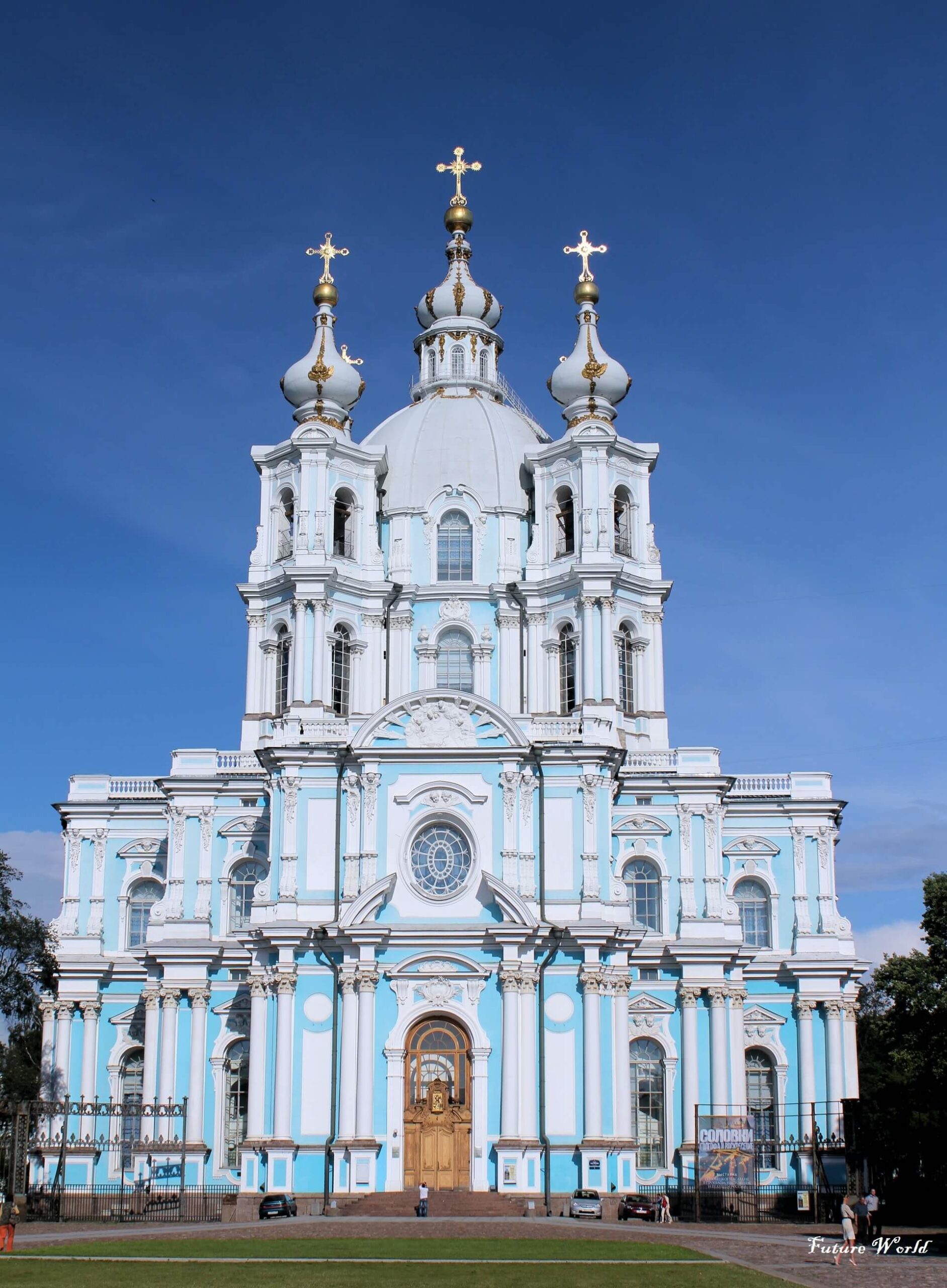 Must-Visit Landmarks In Smolny Convent of the Resurrection